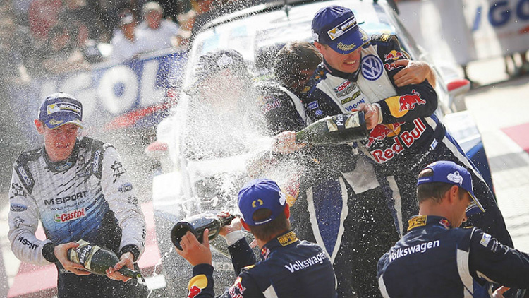 6981_PODIUM-corsica-2015_666_896x504