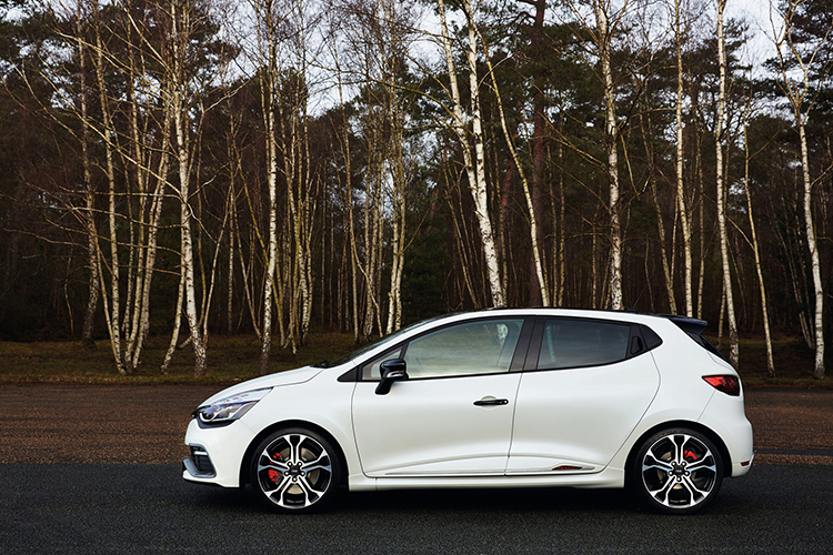 renault-clio-rs-220-trophy-4