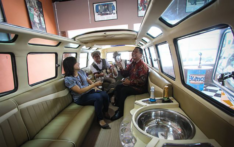 Longest Car Volkswagen Kombi Van Pictured In Indonesia
