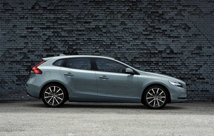 2016-volvo-v40-facelift-geneva-12
