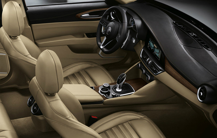 2016-alfa-romeo-giulia-geneva-10