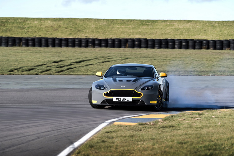 aston-martin-v12-vantage-s-1