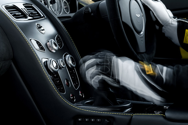 aston-martin-v12-vantage-s-5