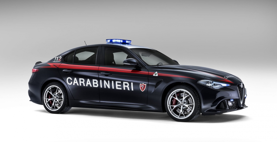 21084-zaryazhennyy-sedan-alfa-romeo-guilia-qv-postupil-na-sluzhbu-v-italyanskuyu-policiyu