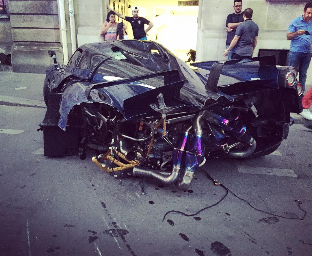 Pagani-Huayra-Pearl-Crash-21-07-2016