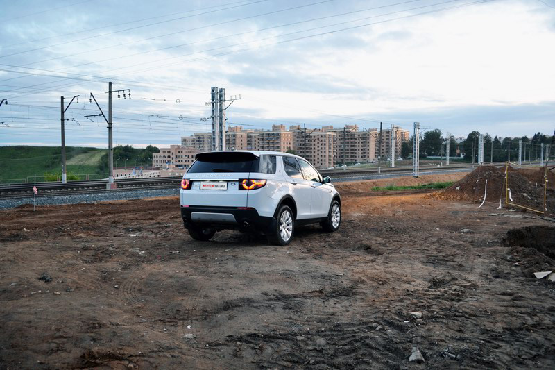 lr-discovery-sport-test-08-2016-3