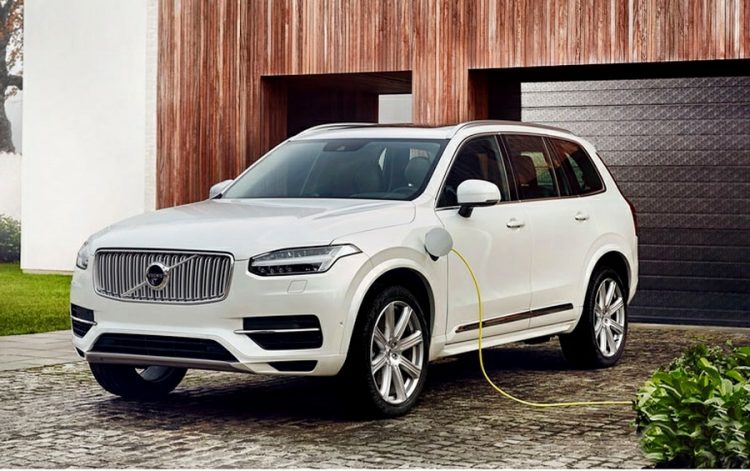 Volvo выпустит свой первый электромобиль в 2019 году Volvo выпустит свой первый электромобиль в 2019 году