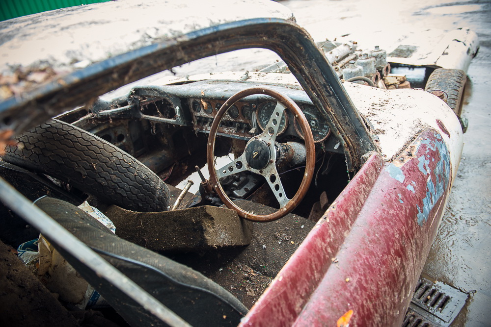 1962-jaguar-e-type-barn-find-5