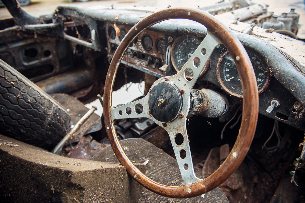 1962-jaguar-e-type-barn-find-7