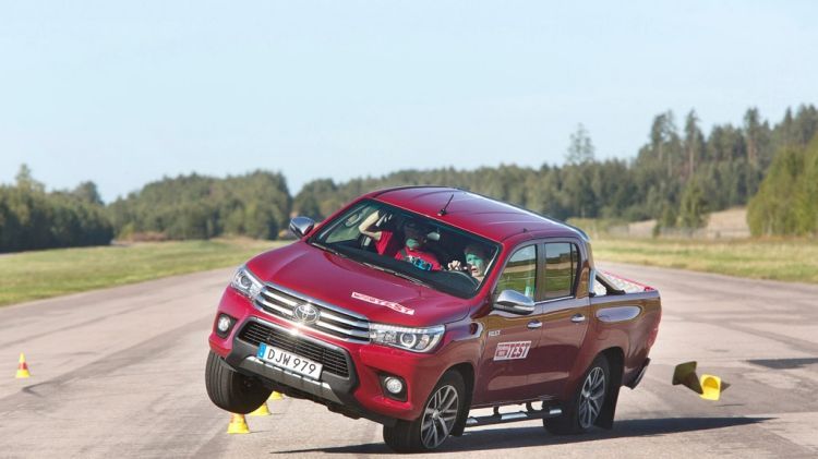 toyoyta-hilux-test (2)