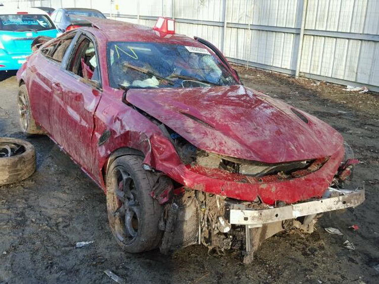 Alfa Romeo Giulia Quadraphoglio-crash (5)