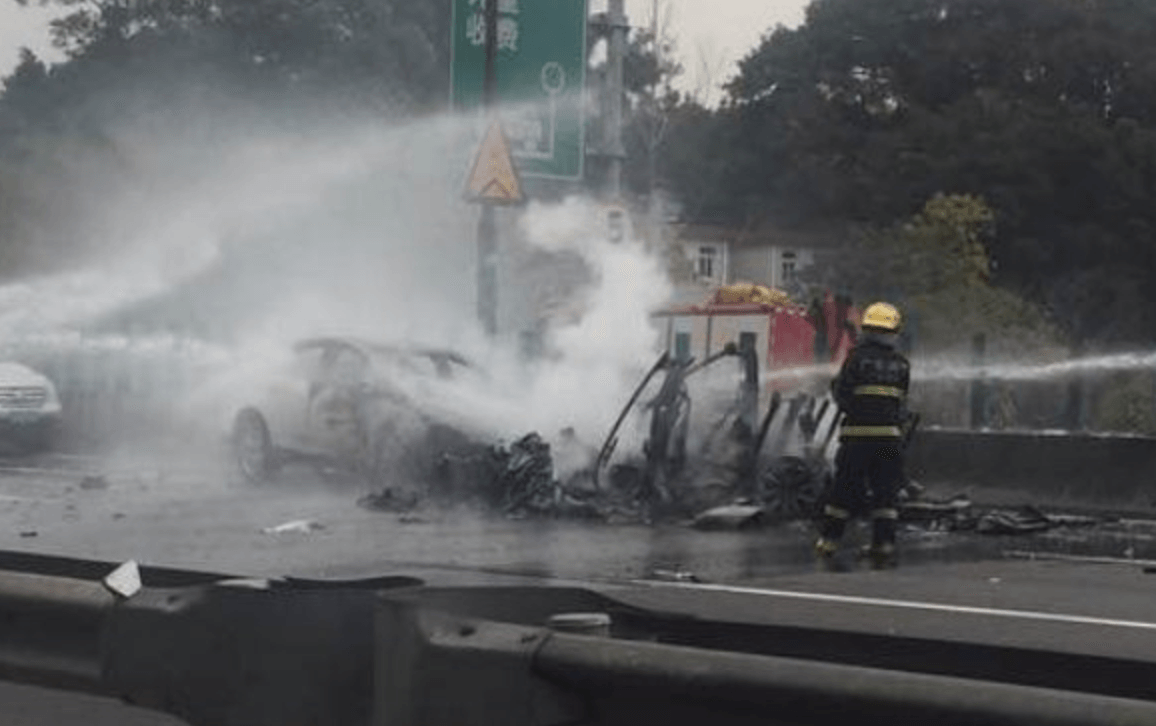 Tesla-Model-X-China-Crash-1