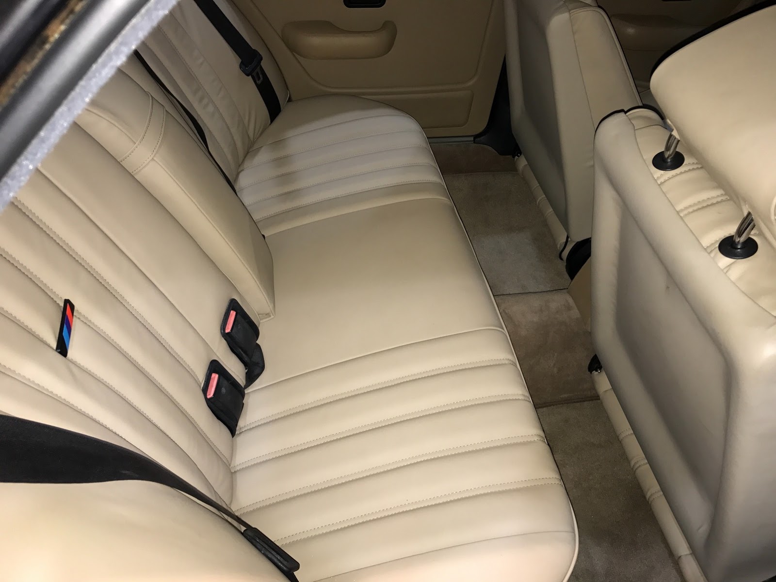 bmw-m5-88-auction-35
