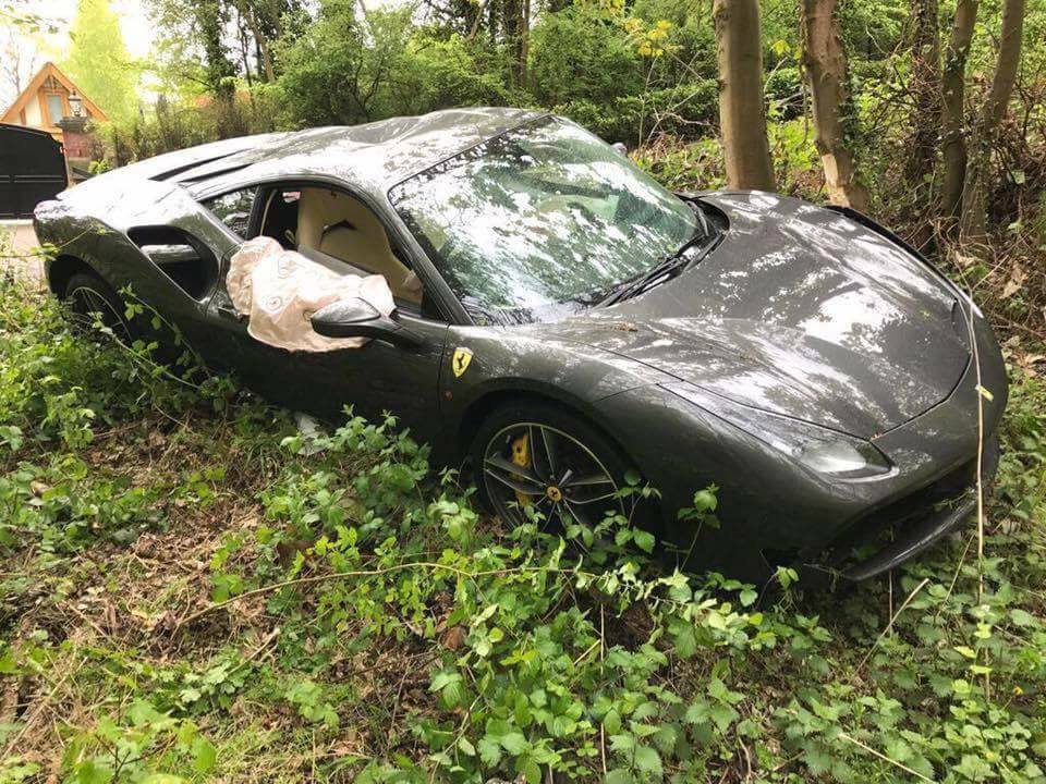 Ferrari-488-GTB-Crash-3