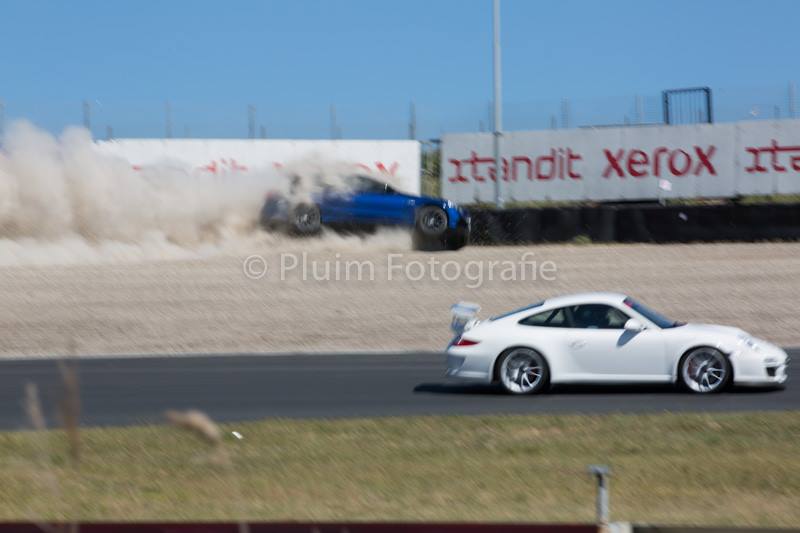 mercedes-amg-c63-estate-does-a-front-flip-in-brutal-circuit-zandvoort-crash_3