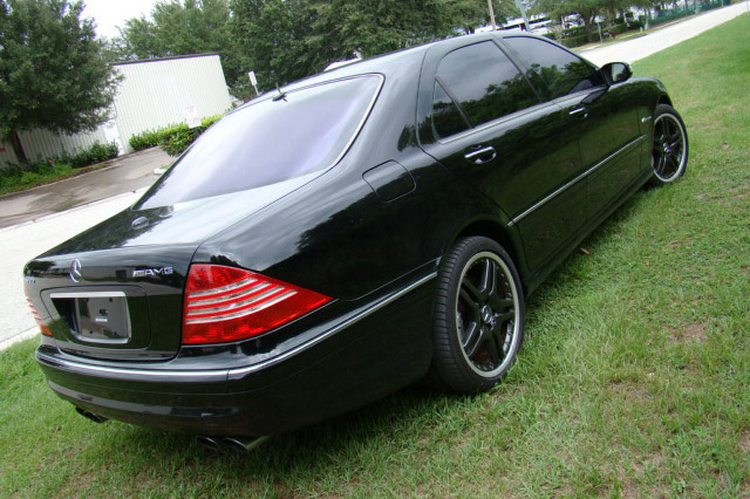 208795_Rear_3-4_Web
