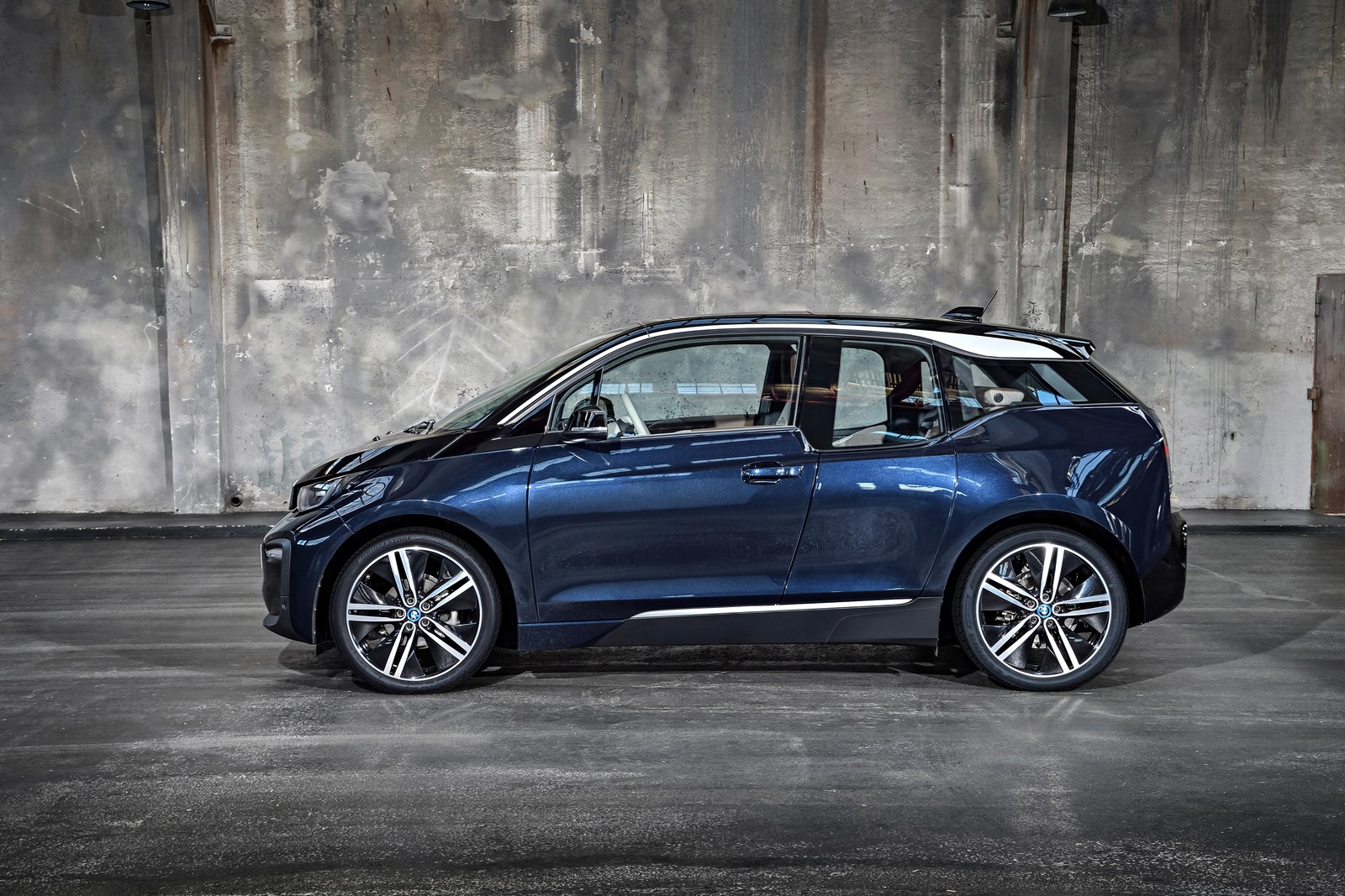 2018-BMW-i3-53