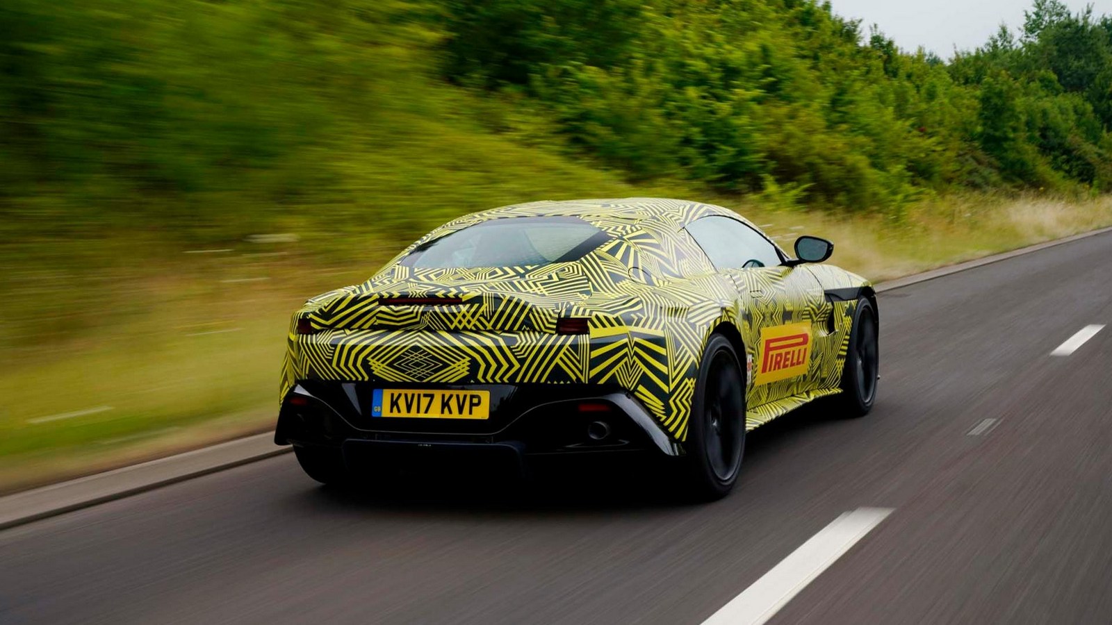 Aston-Martin-Vantage-5