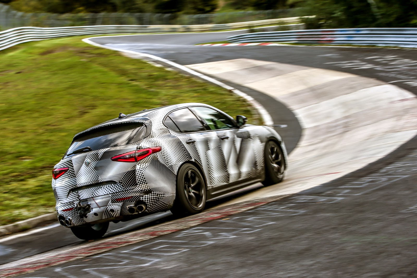 Alfa-Stelvio-QV-Ring-12
