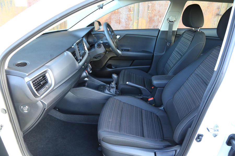 kia-stonic-03