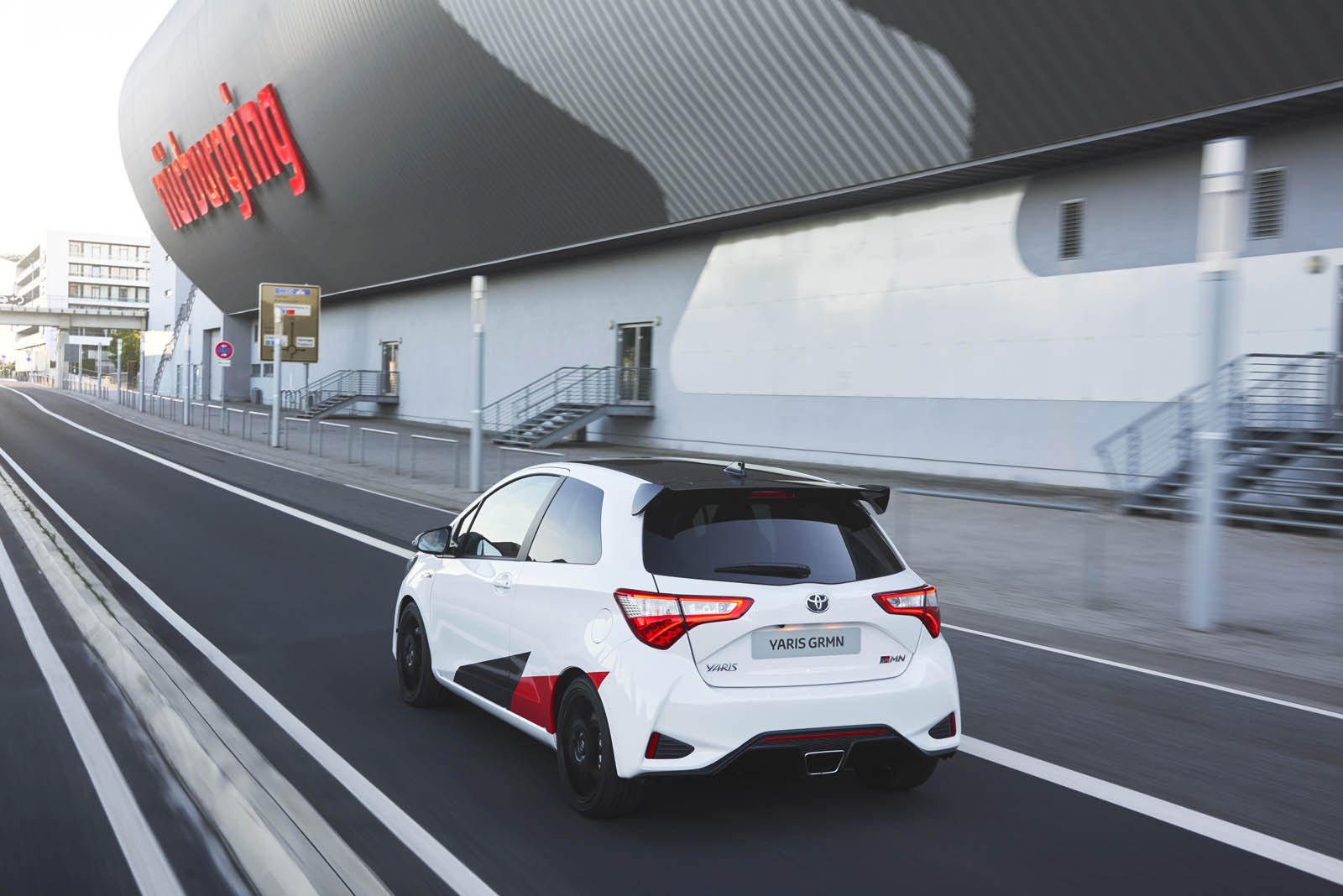 yaris-grmn-dynamic-16 copy